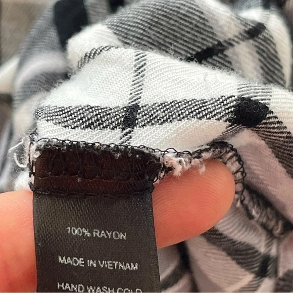 Express flannel plaid shirt button front black white gray oversized XS - Picture 8 of 10